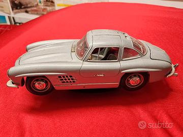 Mercedes 300 sl burago scala 1/18 No Box 