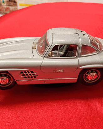 Mercedes 300 sl burago scala 1/18 No Box 