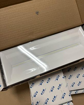Eaton Nexi400 lampada emergenza 400 lumen, nuova