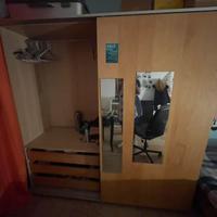 Armadio con due ante scorrevoli