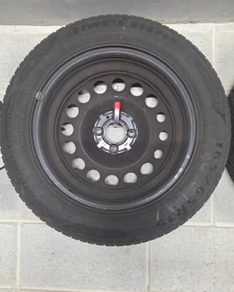 Gomme invernali su cerchi in Renault Twingo 