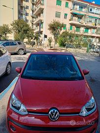 Arriva la primavera Volkswagen Up Rossa