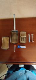 Kit medico siringa di vetro vintage