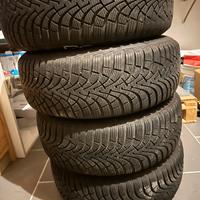 4 Ruote invernali Goodyear Ultragrip 205/55 R16