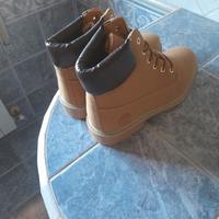 Scarponcini nuovi mai usati