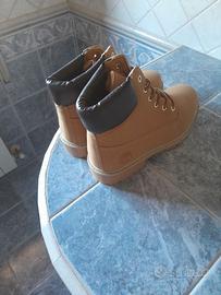 Scarponcini nuovi mai usati