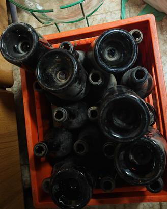 bottiglie da vino nere antiche