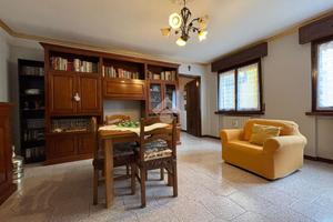 VILLA A SCHIERA A CASALE CREMASCO-VIDOLASCO