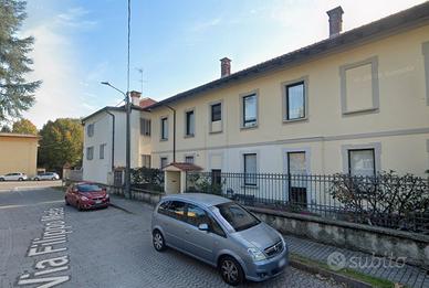 Stanza singola a Concorezzo-posto auto prvt