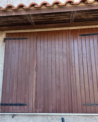 Portellone in legno a tre ante