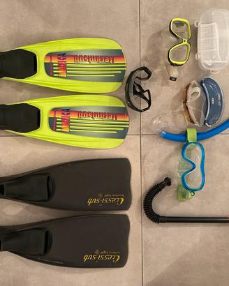 set di pinne, maschere e occhiali da mare