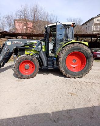 Trattore Claas arion 450 con caricatore