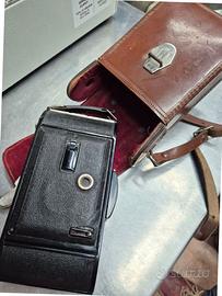 Macchina fotografica vintage a soffietto Voigtländ