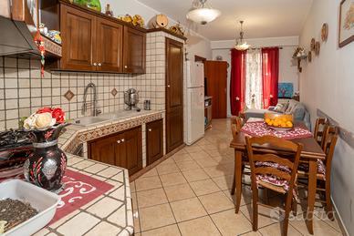 CASA SINGOLA con S. esterno e garage a Belpasso