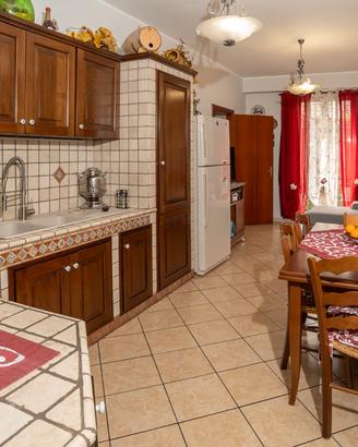 CASA SINGOLA con S. esterno e garage a Belpasso