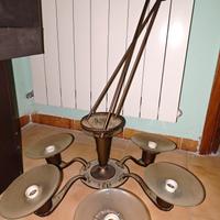 Lampadario antico in ottone e piatti in vetro