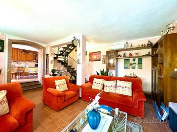 VILLA A SCHIERA A VERNASCA