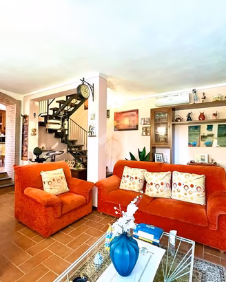 VILLA A SCHIERA A VERNASCA