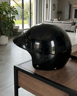 Casco scooter o moto nero 