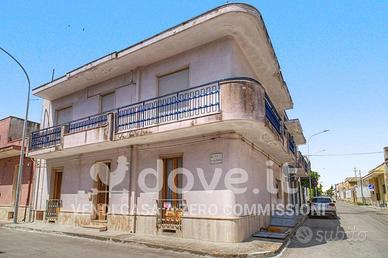 Casa indipendente di 220 m² con più di 5 locali e 