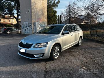 SKODA OCTAVIA SW 1.6tdi DSG