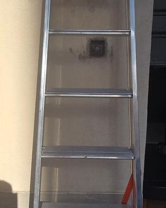 SCALA 8 GRADINI