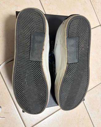 Sneaker