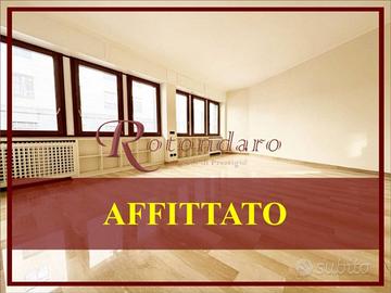Immobile di 220 m² con più di 5 locali a Milano