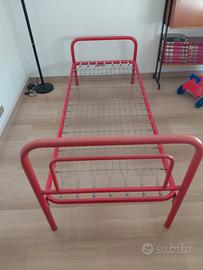Letto rosso 