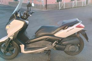 Yamaha X Max 250