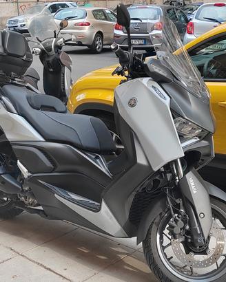 Yamaha X-Max 300 Tech Max