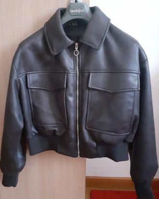 Bomber nero effetto pelle Zara