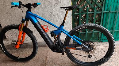 Cube stereo Hybrid 140 action team TG.M  29  750  