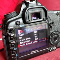 reflex canon 5d Mark 2 18000scatti