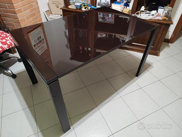 Tavolo legno e vetro temperato 