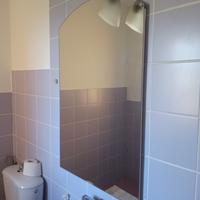 Specchio a muro con illuminazione 