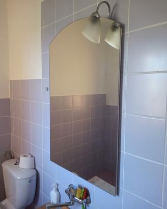 Specchio a muro con illuminazione 