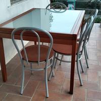 Coordinato Tavolo, 4 sedie e tavolino salotto