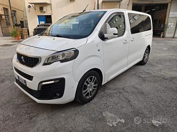 Peugeot Traveler- Pulmino 9 posti-2017