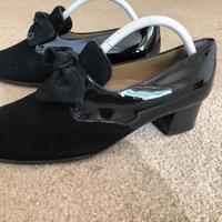 Scarpa chiusa vernice e tessuto con fiocco 37.5
