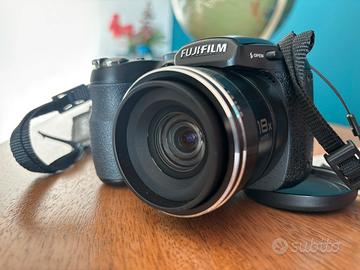 Fujifilm FinePix S1800 – Bridge 12,2MP + Samsonite