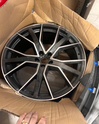 Cerchi originali Audi Q8