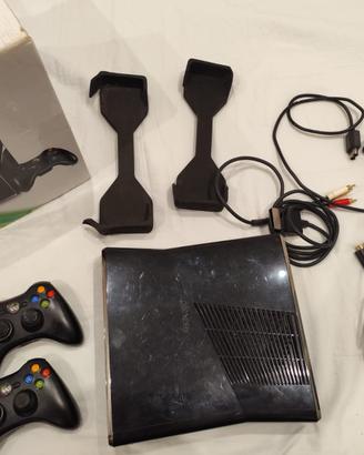 Xbox 360 + 2 controller + Lotto di 9 Giochi