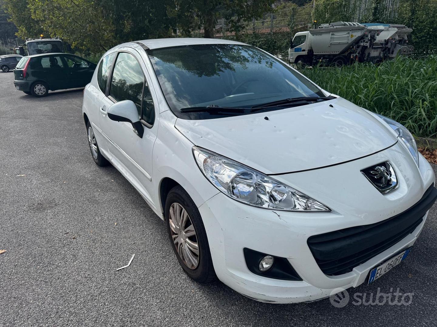 Peugeot 207 2012 photo 3