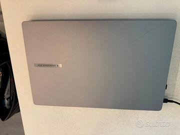 ASUS P1 i5 24GB RAM 512GB SSD 15,6" FHD assicurato