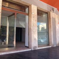 Locale commerciale, via Rockefeller