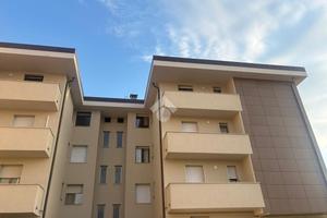 4 LOCALI A DERUTA