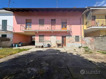 CASA SEMINDIPENDENTE A TRONZANO VERCELLESE
