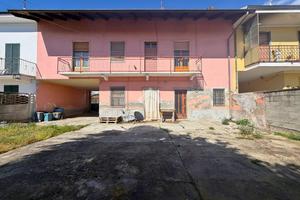 CASA SEMINDIPENDENTE A TRONZANO VERCELLESE