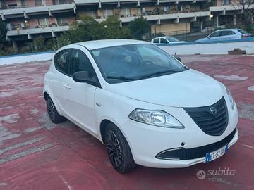 lancia ypsiln
